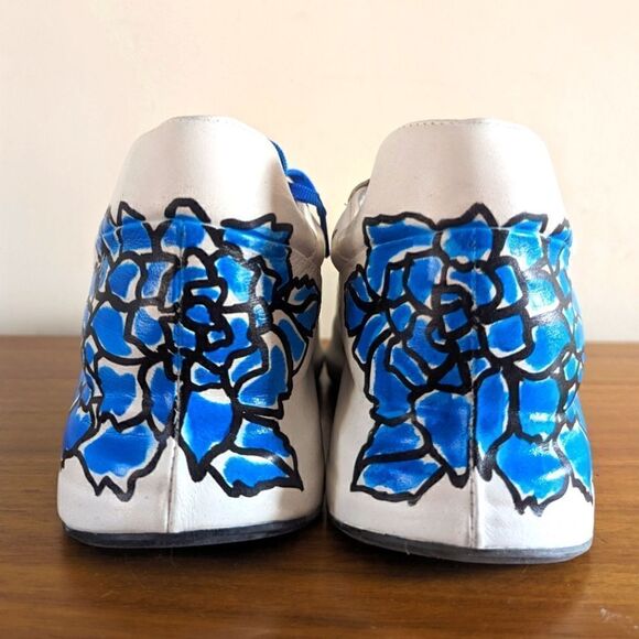 Camuzares Love Whimsical Athleisure Playful Statement Graphic Sneakers 11 EUC - Picture 7 of 12